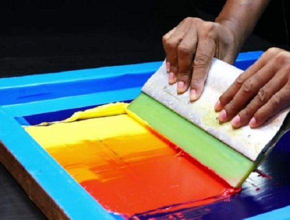 SO SÁNH HAI KỸ THUẬT IN LỤA VÀ IN OFFSET