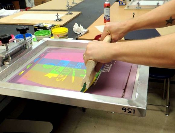 IN LỤA VÀ LỊCH SỬ NGÀNH IN LỤA